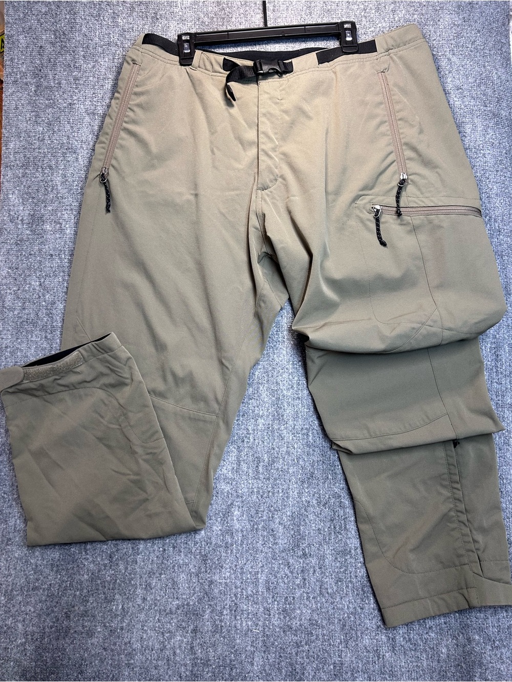 REI Men's XL Softshell Hiking Pants w/Utility Belt